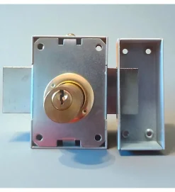 Verrou en applique double entrée pour porte principale DOM axe 45 mm 3 clés