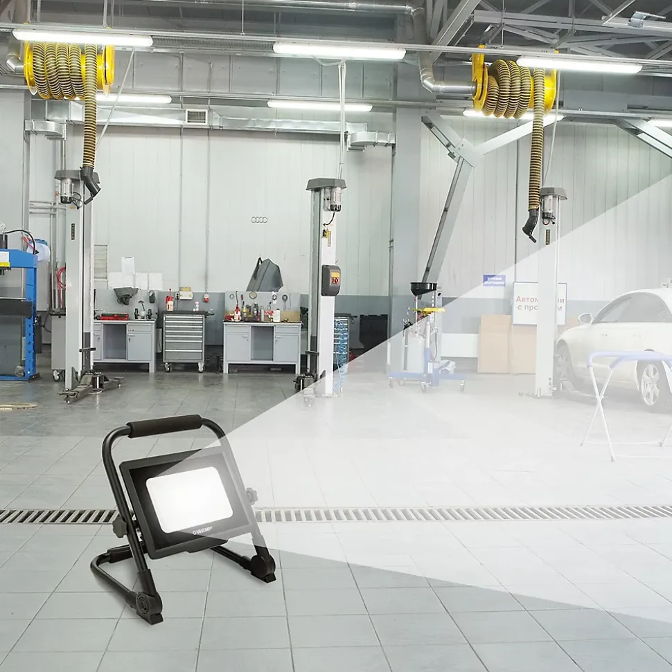 WAINGRO 50W : Projecteur de travail LED SMD 50W avec support de terre et câble 3m